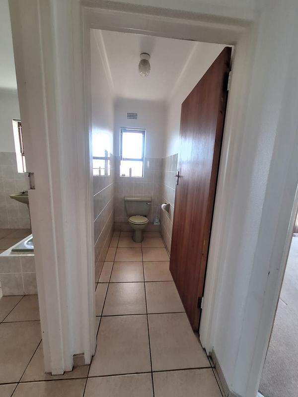 5 Bedroom Property for Sale in Goodwood Park Western Cape